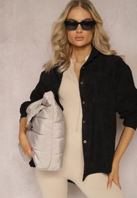 Renee - Czarna Koszula ze Sztruksowego Materiału na Guziczki Rhiawen. Okazja: na co dzień. Kolor: czarny. Materiał: materiał, sztruks. Styl: casual