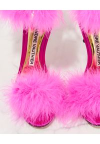 ALEXANDRE VAUTHIER - Różowe sandały na szpilce z piórami. Zapięcie: pasek. Kolor: różowy, wielokolorowy, fioletowy. Wzór: aplikacja, paski. Obcas: na szpilce #8