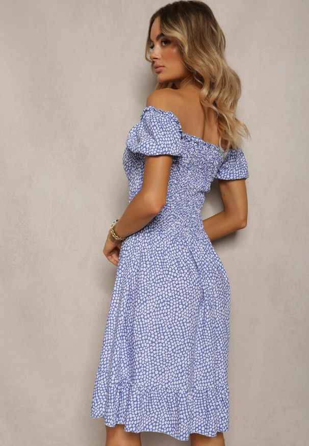 Renee - Niebieska Sukienka Midi o Fasonie Bawełnianej Hiszpanki Nairo. Okazja: na co dzień. Typ kołnierza: dekolt hiszpanka. Kolor: niebieski. Materiał: bawełna. Styl: casual, elegancki. Długość: midi