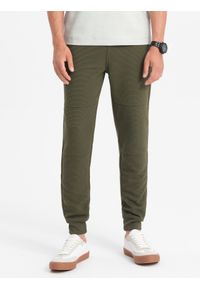 Ombre Clothing - Spodnie dresowe męskie z tkaniny ottoman - ciemnooliwkowe V3 OM-PASK-0129 - XXL. Kolor: oliwkowy. Materiał: dresówka, tkanina. Styl: sportowy #3