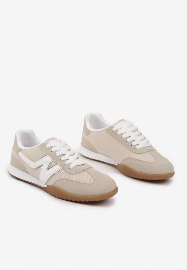 Born2be - Beżowe Sneakersy w Stylu Kultowych Tenisówek Tultia. Okazja: na co dzień. Kolor: beżowy. Materiał: jeans. Wzór: aplikacja. Sezon: wiosna, lato