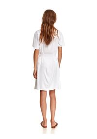 TOP SECRET - Zwiewna sukienka z guzikami i marszczeniem w talii. Kolor: biały. Sezon: jesień #7