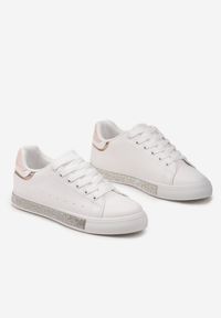 Born2be - Biało-Różowe Sneakersy Butteria. Kolor: biały. Materiał: materiał. Wzór: jednolity, aplikacja #4