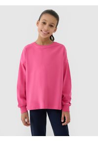 4f - Longsleeve oversize gładki dziewczęcy - różowy. Okazja: na co dzień. Kolor: różowy. Materiał: bawełna, jersey, dzianina. Długość rękawa: długi rękaw. Długość: długie. Wzór: gładki. Styl: sportowy, casual, klasyczny