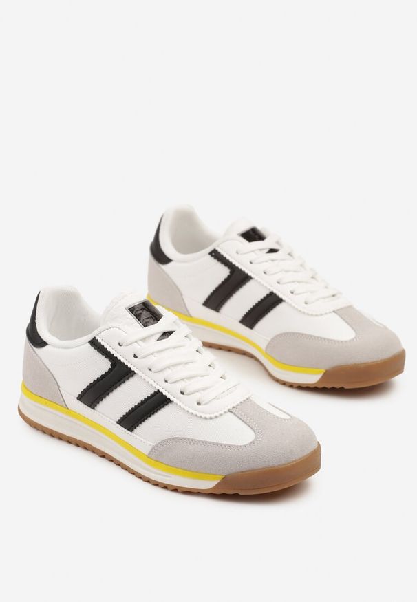 Born2be - Białe Sneakersy z Geometrycznym Wzorem Naitiel. Okazja: na co dzień. Kolor: biały. Materiał: jeans, skóra. Wzór: geometria