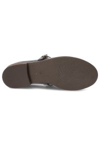 Czarne Półbuty Armodo Eleganckie Obuwie Damskie. Okazja: do pracy, na co dzień, na spotkanie biznesowe. Nosek buta: okrągły. Zapięcie: pasek. Kolor: czarny. Szerokość cholewki: normalna. Wzór: gładki. Materiał: skóra, jeans. Obcas: na obcasie. Styl: elegancki. Wysokość obcasa: niski #2