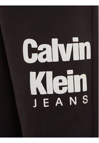Calvin Klein Jeans Spodnie dresowe IB0IB01816 Czarny Regular Fit. Kolor: czarny. Materiał: bawełna #3