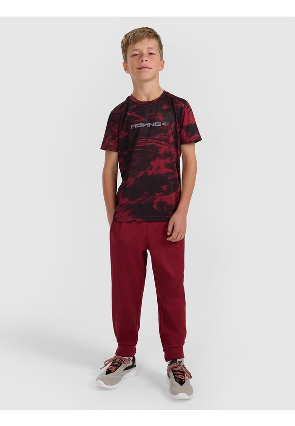 4f - 4F Spodnie sportowe szybkoschnące joggery chłopięce - burgundowe 146/152 (10-12 lat). Kolor: czerwony. Materiał: dzianina, skóra. Długość: długie. Sezon: lato