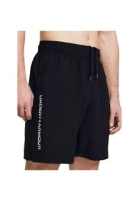 Under Armour - Męskie Spodenki Z Logo. Kolor: czarny. Sport: turystyka piesza