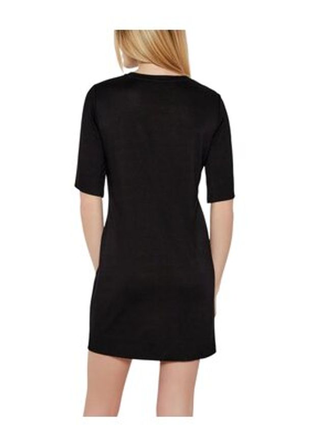 Emporio Armani Sukienka codzienna EW000618 AF12187 UC001 Czarny Loose Fit. Okazja: na co dzień. Kolor: czarny. Materiał: wiskoza. Typ sukienki: proste. Styl: casual