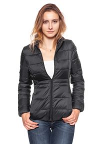 Wrangler - DAMSKA KURTKA ZIMOWA WRANGLER SHORT PUFFER BLACK W4104V501. Sezon: zima. Styl: klasyczny #1