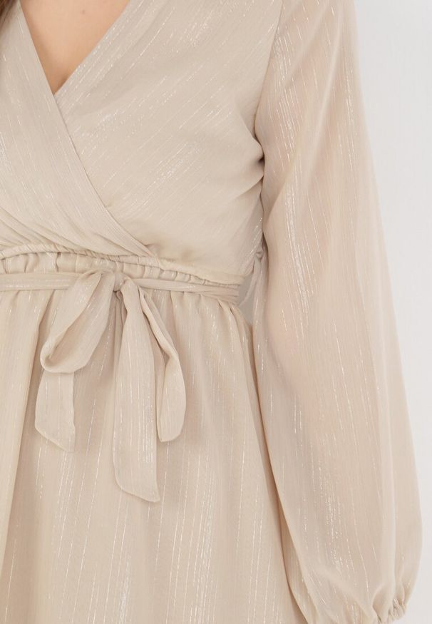 Born2be - Beżowa Sukienka Pronestra. Kolor: beżowy. Materiał: tkanina, materiał. Wzór: gładki. Typ sukienki: kopertowe. Styl: elegancki. Długość: mini