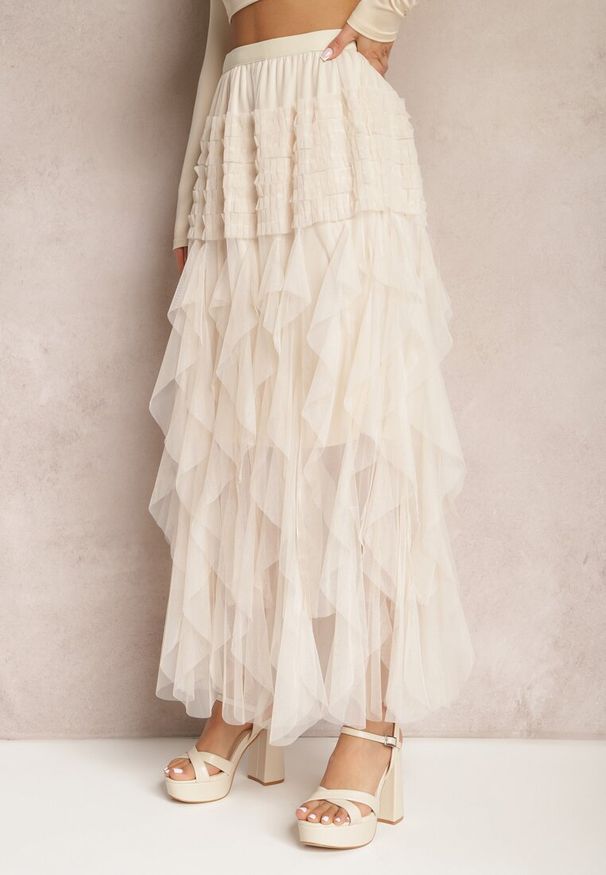 Renee - Jasnobeżowa Rozkloszowana Spódnica Maxi z Podszewką i Tiulem Esmerallda. Okazja: na co dzień. Kolor: beżowy. Materiał: tiul. Styl: elegancki, casual