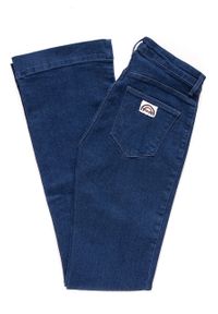 Wrangler - DAMSKIE SPODNIE JEANSOWE WRANGLER FLARE RINSEWASH W23361023. Stan: podwyższony. Wzór: jednolity. Styl: vintage
