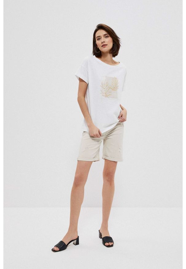 MOODO - Szorty z przetarciami. Okazja: na co dzień, na plażę. Materiał: elastan, jeans, bawełna. Wzór: gładki. Styl: casual