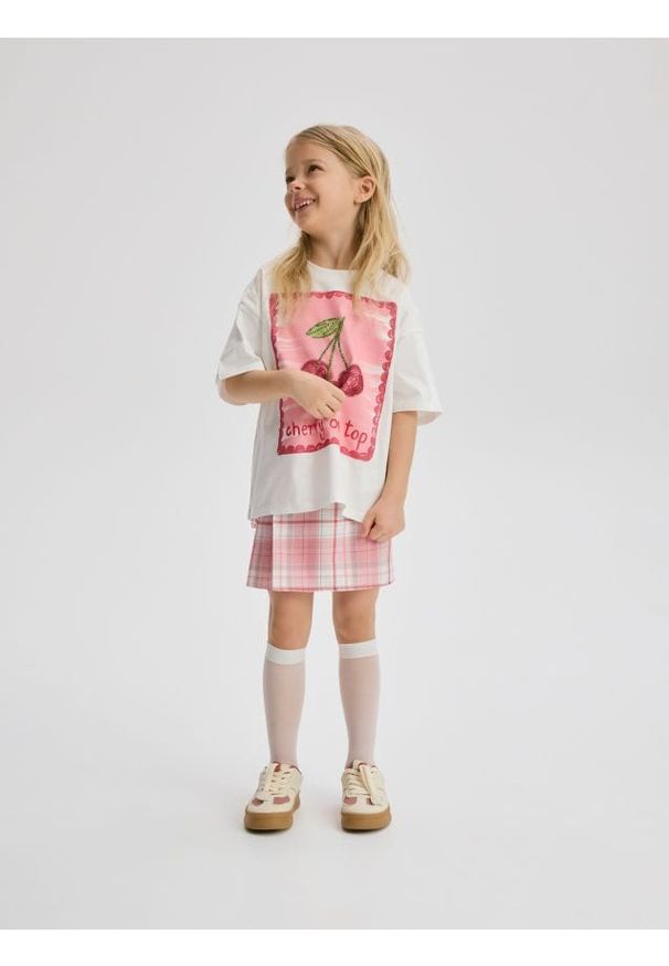 Reserved - Luźny t-shirt z nadrukiem - złamana biel. Materiał: bawełna. Wzór: nadruk