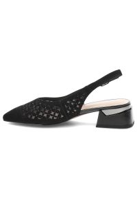 Czółenka damskie S.Barski, cholewka ze skóry naturalnej spiczasty nosek i geometryczny obcas, czarne, CR61-3004. Kolor: czarny. Materiał: skóra. Szerokość cholewki: normalna. Wzór: geometria. Obcas: na obcasie. Wysokość obcasa: średni #3