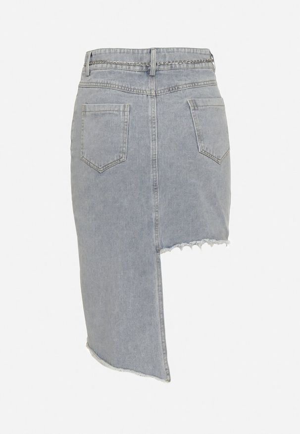 Born2be - Jasnoniebieska Jeansowa Asymetryczna Spódnica z Wysokim Stanem z Bawełny z Paskiem i Łańcuszkiem Vimorinne. Stan: podwyższony. Kolor: niebieski. Materiał: jeans, bawełna. Sezon: lato