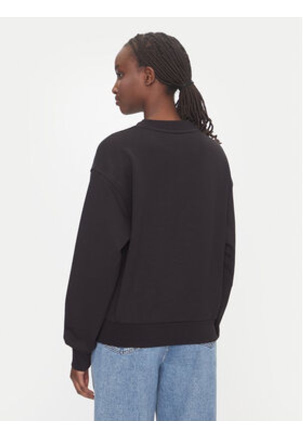 Calvin Klein Jeans Bluza LV047B238G Czarny Regular Fit. Kolor: czarny. Materiał: bawełna