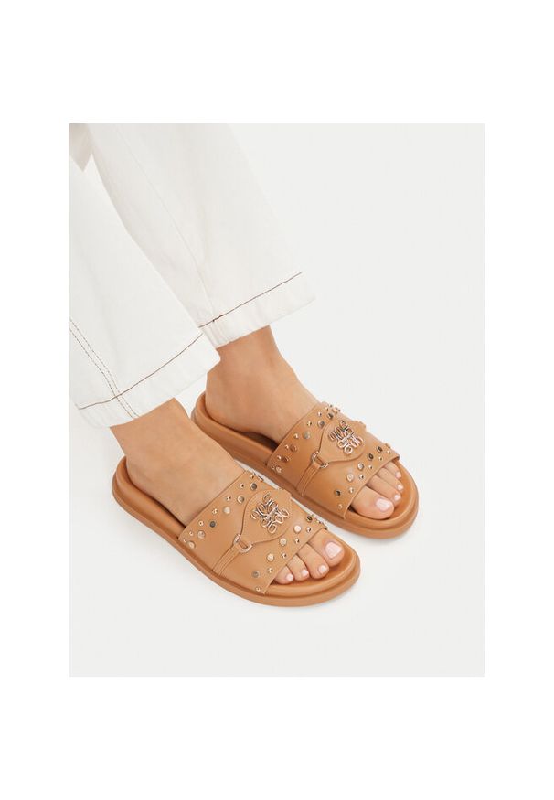 Klapki Nine West. Kolor: brązowy