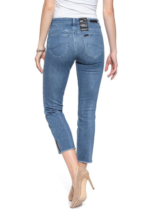 Lee - SPODNIE DAMSKIE LEE ELLY CROPPED RAW HEM BODY OPTIX L32RQYYF 112107698