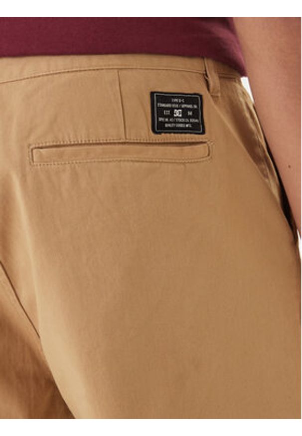 DC Shoes Szorty materiałowe Worker ADYWS03087 Beżowy Regular Fit. Kolor: beżowy. Materiał: bawełna