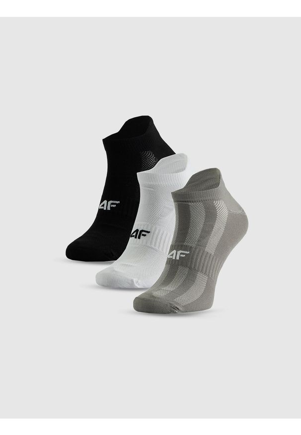 4f - 4F Skarpetki treningowe przed kostkę (3-pack) męskie - multikolor 39-42. Kolor: wielokolorowy. Materiał: syntetyk, materiał, włókno, elastan. Sport: kolarstwo, fitness