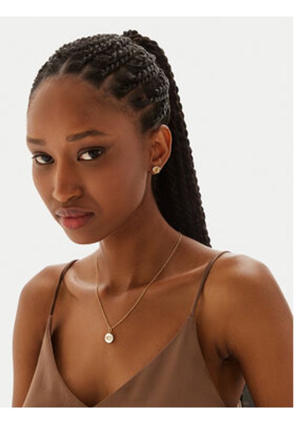 Coach Naszyjnik Signature Coin Pearl Pendant Necklace 37440611GLD107 Złoty. Materiał: metalowe. Kolor: złoty