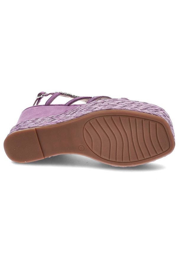 Fioletowe Sandały Alma En Pena Eleganckie Damskie Buty. Zapięcie: sprzączka. Kolor: fioletowy. Materiał: skóra, zamsz. Szerokość cholewki: normalna. Sezon: lato. Obcas: na koturnie. Styl: elegancki. Wysokość obcasa: średni