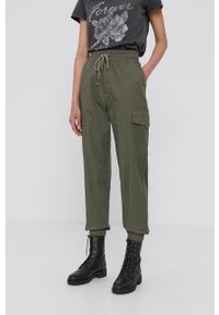Brave Soul Spodnie damskie kolor zielony fason cargo medium waist. Kolor: zielony. Materiał: tkanina
