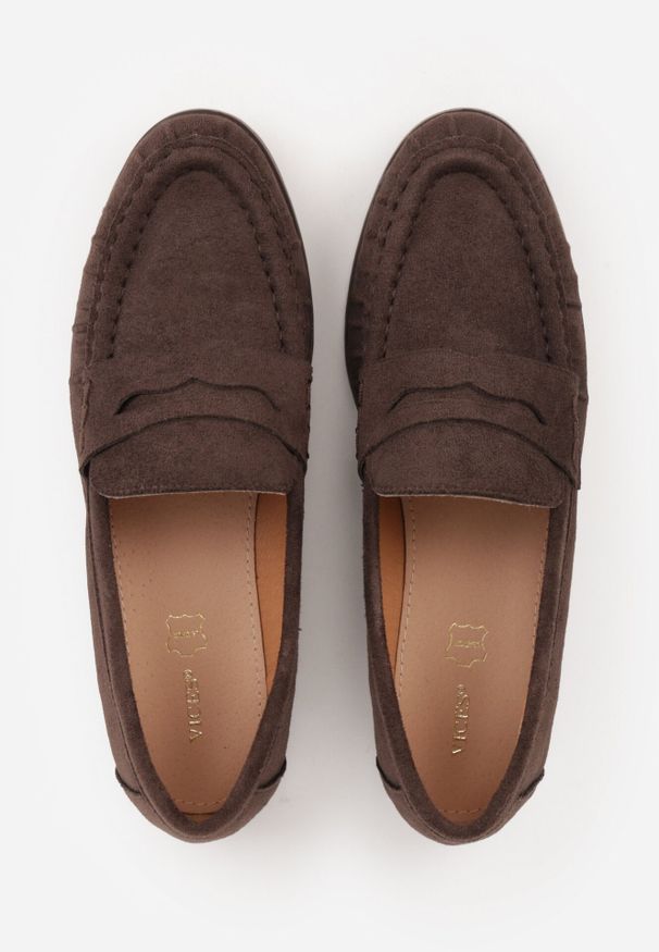 Born2be - Ciemnobrązowe Marszczone Mokasyny VICES z Wkładką ze Skóry Naturalnej Nerihaneh. Okazja: na co dzień. Kolor: brązowy. Materiał: skóra. Obcas: na płaskiej podeszwie. Styl: elegancki, klasyczny, casual