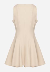 Born2be - Beżowa Rozkloszowana Sukienka Ozdobiona Przeszyciami Evinini. Kolor: beżowy. Wzór: aplikacja. Styl: klasyczny, elegancki #4