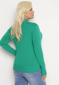 Born2be - Zielony Sweter z Golfem Erimessa. Typ kołnierza: golf. Kolor: zielony. Materiał: tkanina, dzianina, wiskoza. Długość rękawa: długi rękaw. Długość: długie. Styl: klasyczny #6