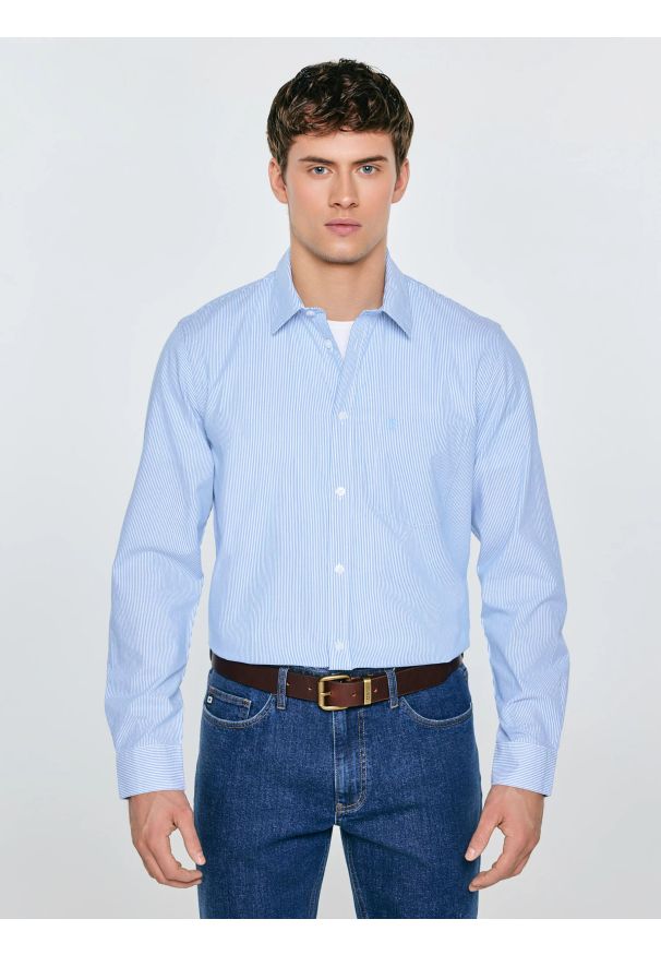 Big-Star - Koszula męska w prążek błękitna Cosiser 401. Okazja: na co dzień. Typ kołnierza: kołnierzyk klasyczny. Kolor: niebieski. Materiał: tkanina, bawełna, jeans. Długość: długie. Wzór: prążki. Styl: casual, elegancki, klasyczny