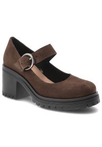 Czekoladowe Półbuty Armodo Skórzane Obuwie Damskie Na Obcasie. Okazja: na co dzień, na spacer. Zapięcie: klamry. Kolor: brązowy. Materiał: skóra. Obcas: na obcasie. Styl: casual, elegancki, klasyczny. Wysokość obcasa: średni #1