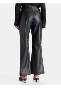 Hugo - HUGO Spodnie z imitacji skóry Hamunelle-1 50546824 Czarny Flare Fit. Kolor: czarny. Materiał: skóra