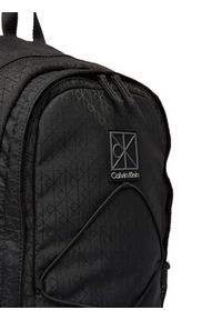 Calvin Klein Plecak Utility Emblem Bungee Backpack LV04D3301G Czarny. Kolor: czarny. Materiał: materiał #4