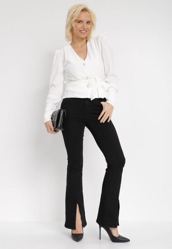 Born2be - Biała Bluzka Calosise. Kolor: biały. Materiał: jeans. Długość: długie. Styl: elegancki
