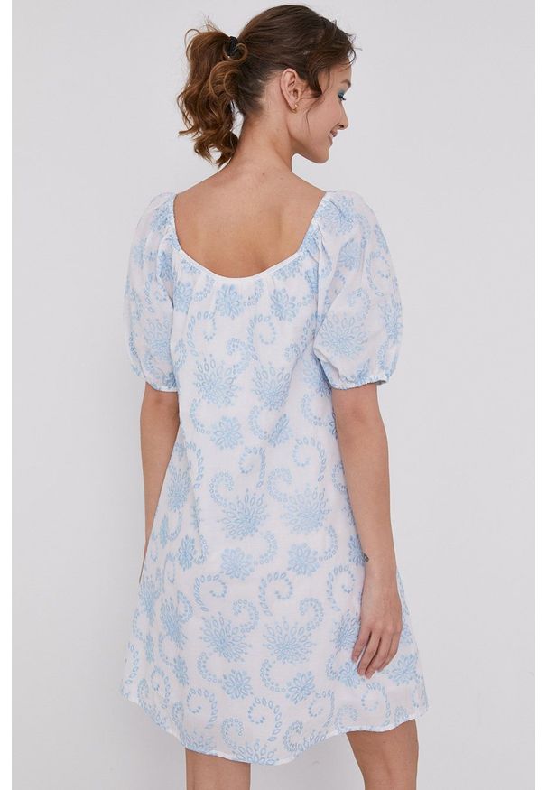 medicine - Medicine - Sukienka Summer Linen. Typ kołnierza: dekolt hiszpanka. Kolor: biały. Materiał: tkanina