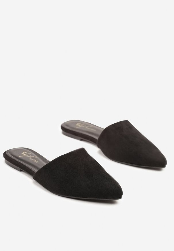 Born2be - Czarne Klapki w Stylu Muli Arivria. Okazja: na co dzień. Kolor: czarny. Sezon: lato, wiosna. Styl: elegancki, casual