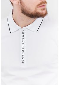 Armani Exchange - ARMANI EXCHANGE Biała męska koszulka polo na suwak. Typ kołnierza: polo. Kolor: biały. Materiał: bawełna. Wzór: aplikacja