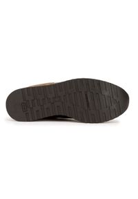 Wittchen - Damskie sneakersy z trzech rodzajów skóry na platformie khaki. Nosek buta: okrągły. Zapięcie: pasek. Kolor: brązowy. Materiał: skóra. Wzór: paski. Obcas: na platformie #4