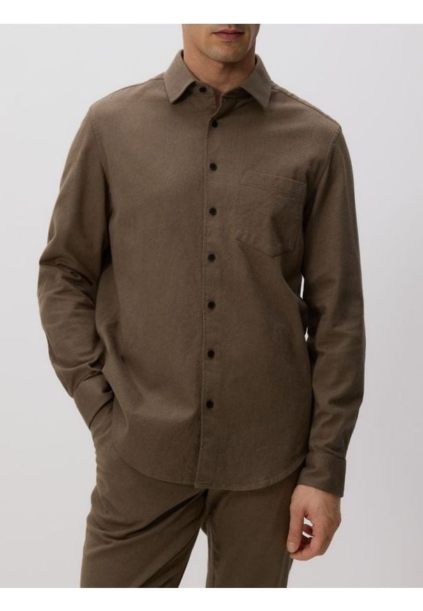 Reserved - Koszula regular fit z bawełny - ciemnozielony. Kolor: zielony. Materiał: bawełna