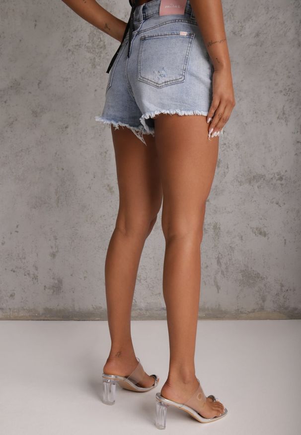 Renee - Niebieskie Szorty Jeansowe z Bawełną High Waist z Brokatem i Przetarciami Amatonice. Okazja: na spacer. Stan: podwyższony. Kolor: niebieski. Materiał: bawełna, jeans. Sezon: lato