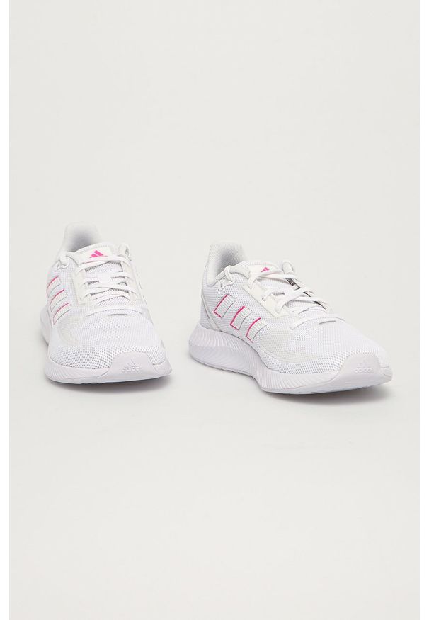 Adidas - adidas Buty kolor biały. Nosek buta: okrągły. Zapięcie: sznurówki. Kolor: biały. Materiał: guma