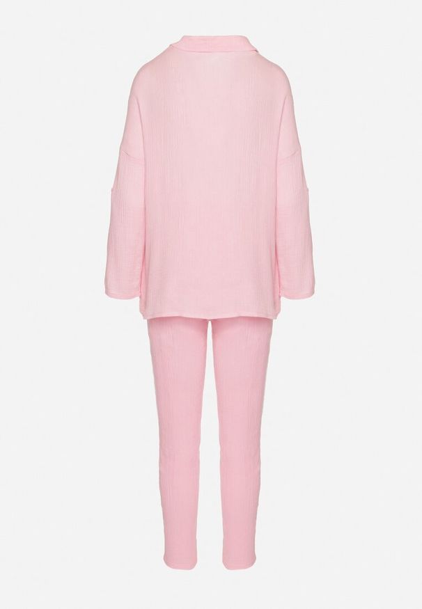 Born2be - Jasnoróżowy Bawełniany Komplet Muślinowy Koszula z Regulowanymi Rękawami i Spodnie Janilene. Kolor: różowy. Materiał: bawełna