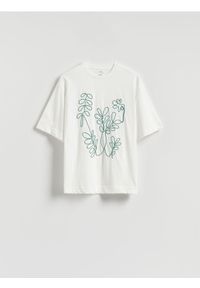 Reserved - T-shirt z haftem - zielony. Kolor: zielony. Materiał: bawełna, dzianina. Wzór: haft