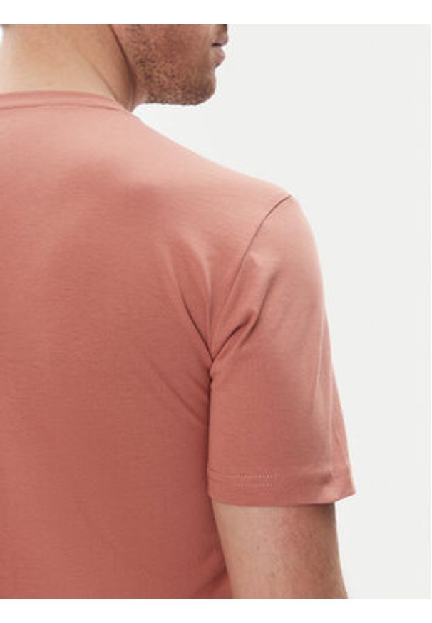 Lee T-Shirt Patch 112364539 Różowy Regular Fit. Kolor: różowy. Materiał: bawełna