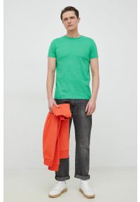 Lacoste bluza męska kolor pomarańczowy gładka SH9608-132. Kolor: pomarańczowy. Materiał: bawełna, poliester. Wzór: gładki #5