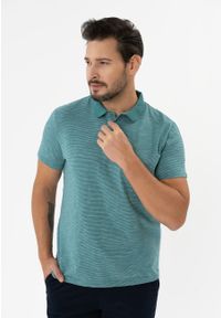 Volcano - Koszulka polo w paski O-MANGO. Typ kołnierza: polo. Materiał: prążkowany, bawełna, skóra, materiał. Długość rękawa: krótki rękaw. Długość: krótkie. Wzór: paski. Sezon: wiosna, lato. Styl: elegancki, klasyczny #1